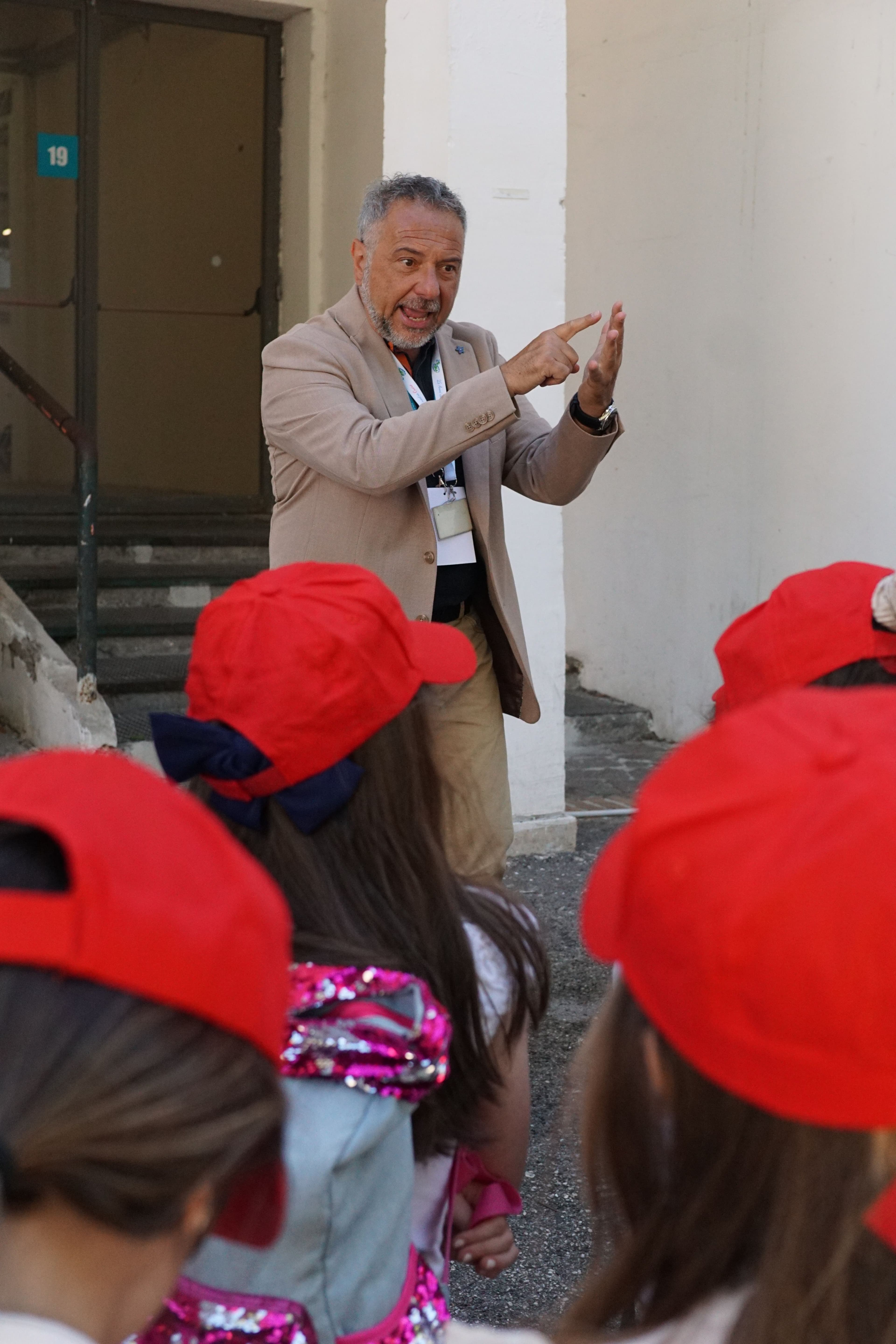 scolaresche che assistono ad un evento del green med